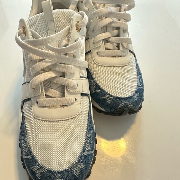 Louis Vuitton Sneakers - Picture 4 of 6